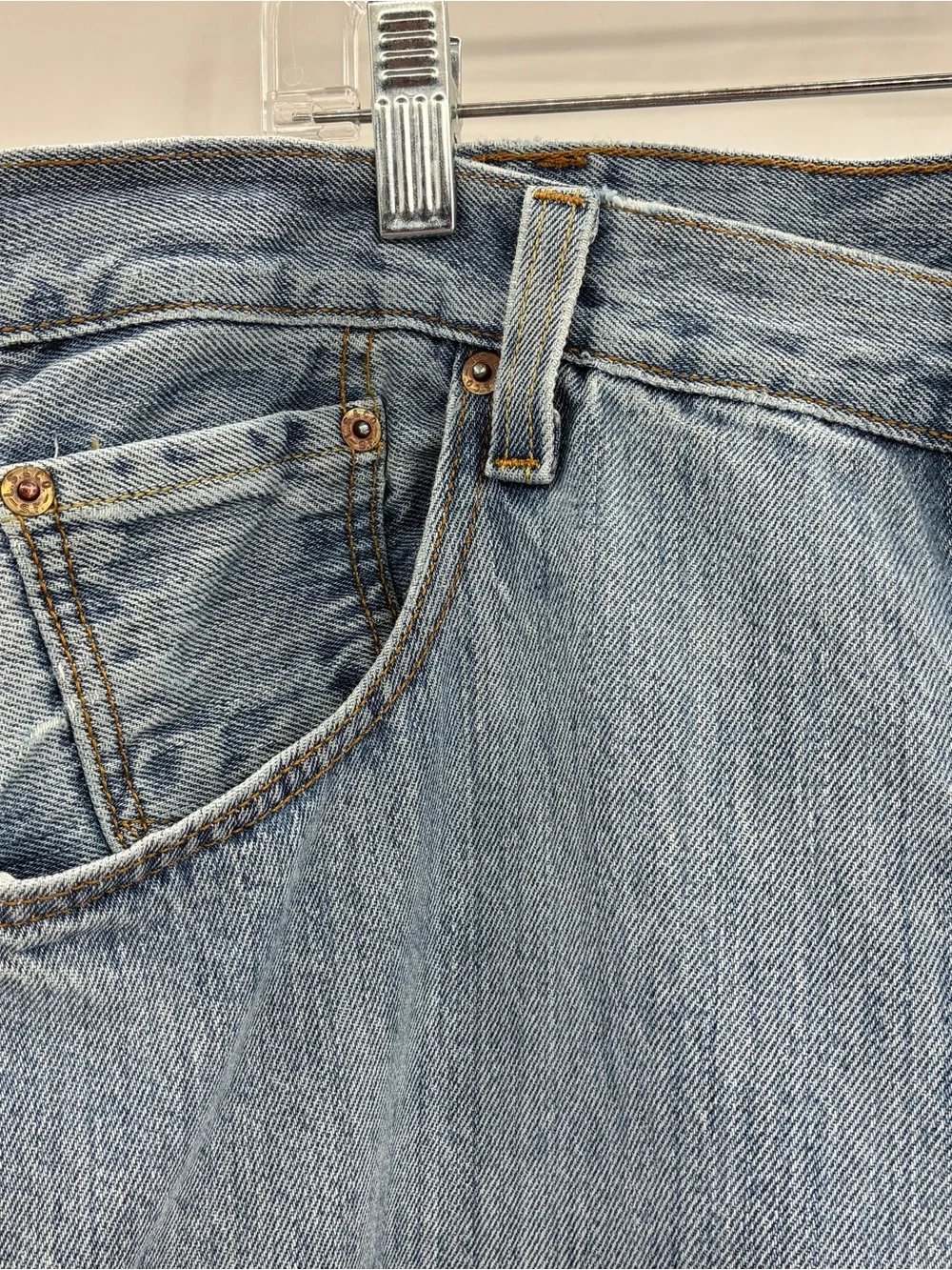 Levi’s Vintage 90s Men’s 501 Distressed Denim Jeans Button Fly Broken-In 35x29